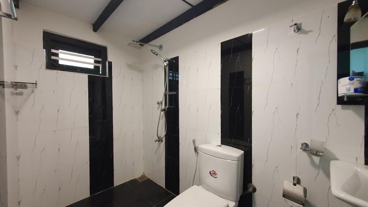 Bandulas House Гостевой дом Хиккадува
